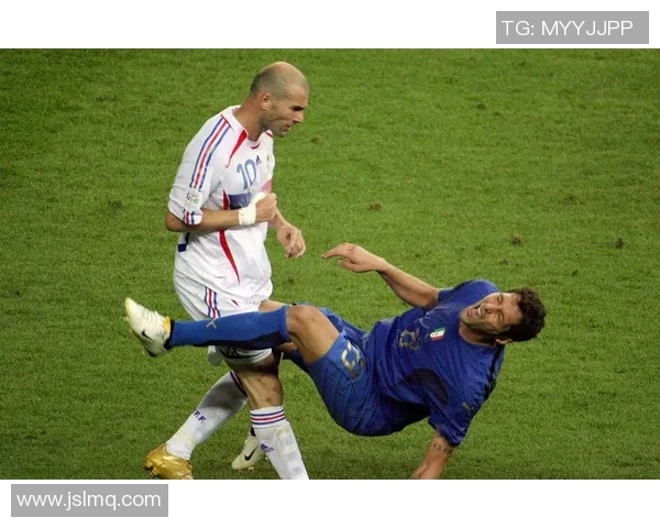 足球场上最经典的瞬间 那一脚改变历史的伟大时刻